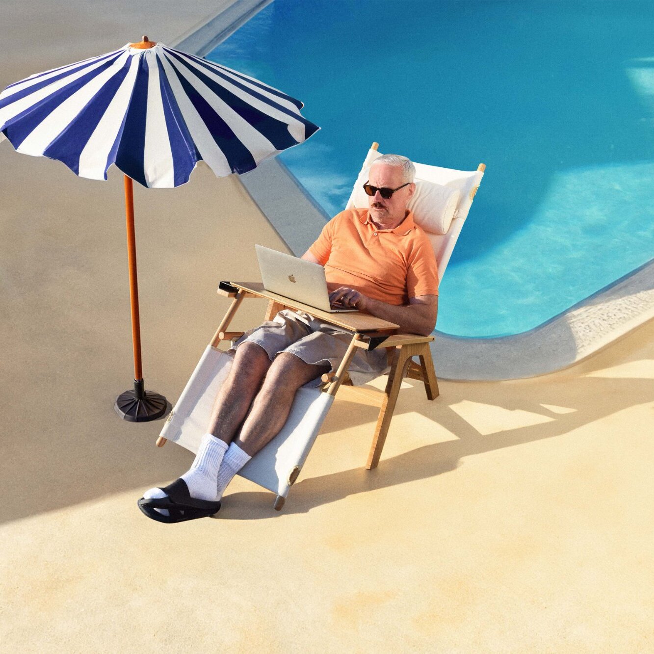 Launch Desk - Zero Gravity Workspace
